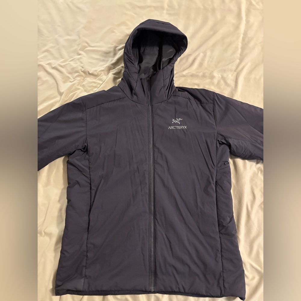 Arcteryx Atom AR insulated hoodie. Men’s Large